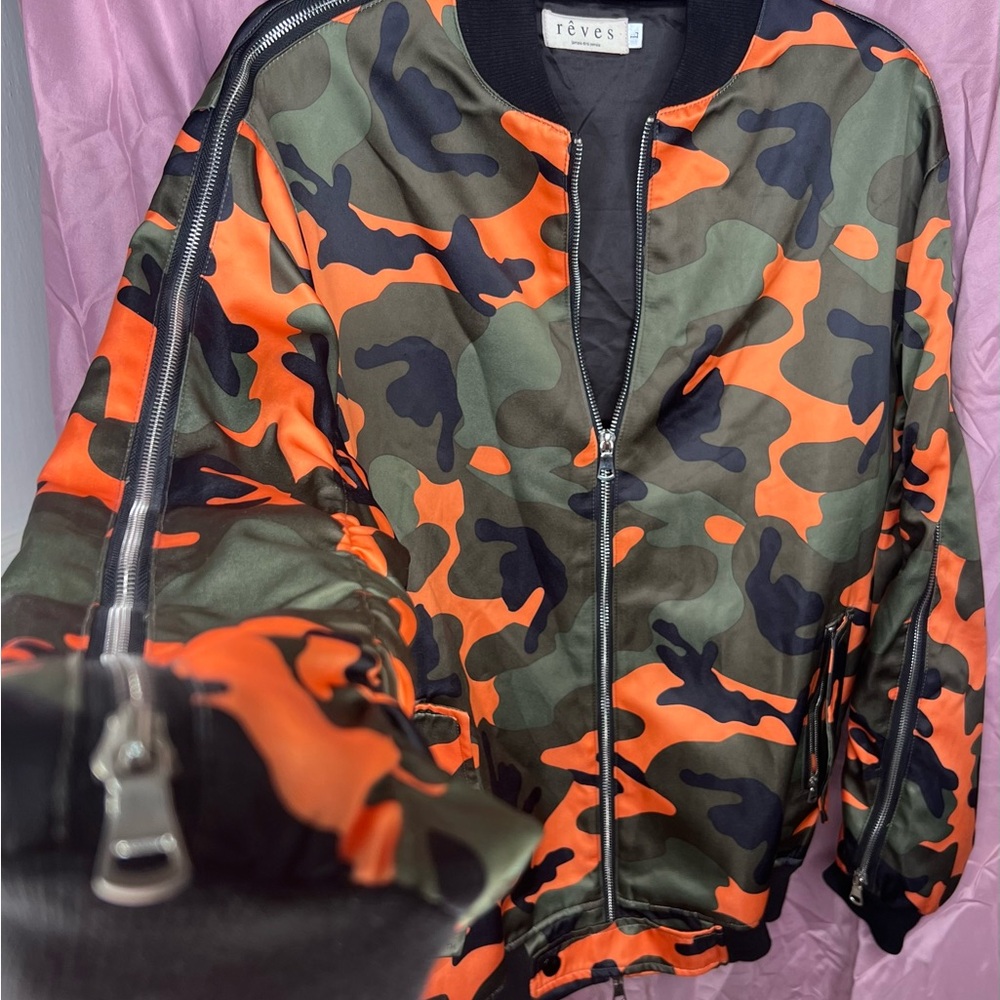 🔥Rêves Camo Jacket ( Open to offers )🔥